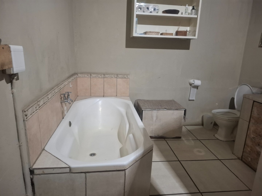 5 Bedroom Property for Sale in Kroonstad Central Free State